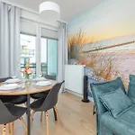 Nowy Swiat Stylish, Seaside With Balcony & Parking By Renters Apartman
