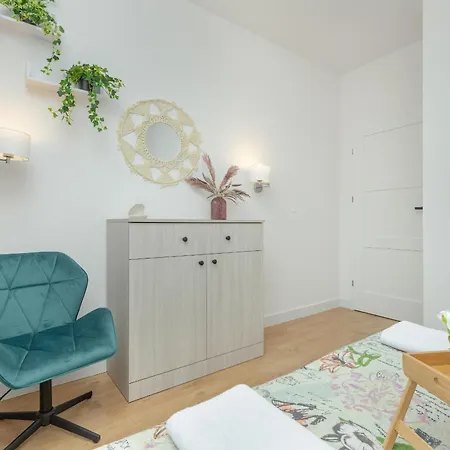 Nowy Swiat Stylish, Seaside With Balcony & Parking By Renters Апартаменты Пуцк