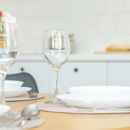 Nowy Swiat Stylish, Seaside With Balcony & Parking By Renters Apartamento *